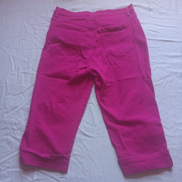 Gloria Vanderbilt Amanda Classic Stretch Hot Pink Capri Jeans - Picture 3 of 4